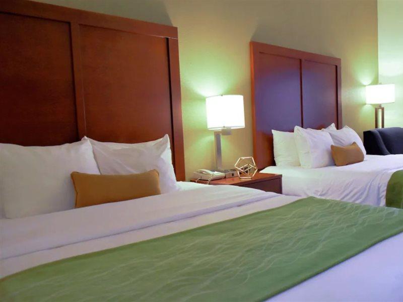 Comfort Inn & Suites Greenville I-70 מראה חיצוני תמונה