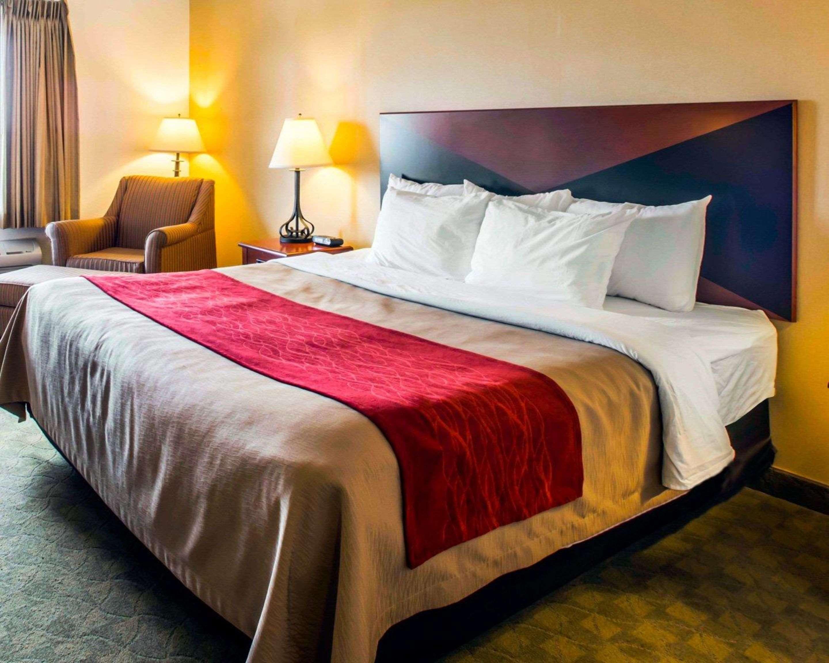 Comfort Inn & Suites Greenville I-70 מראה חיצוני תמונה