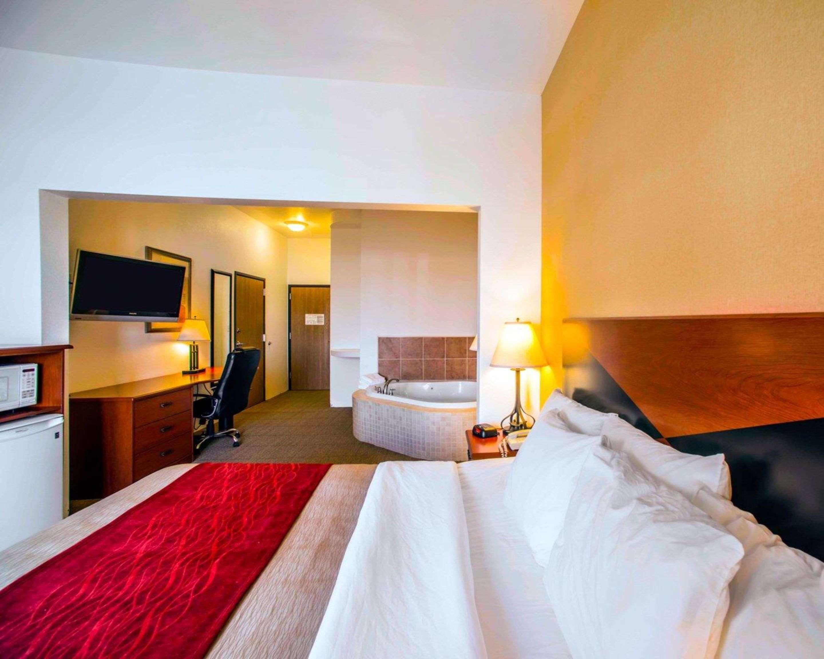 Comfort Inn & Suites Greenville I-70 מראה חיצוני תמונה