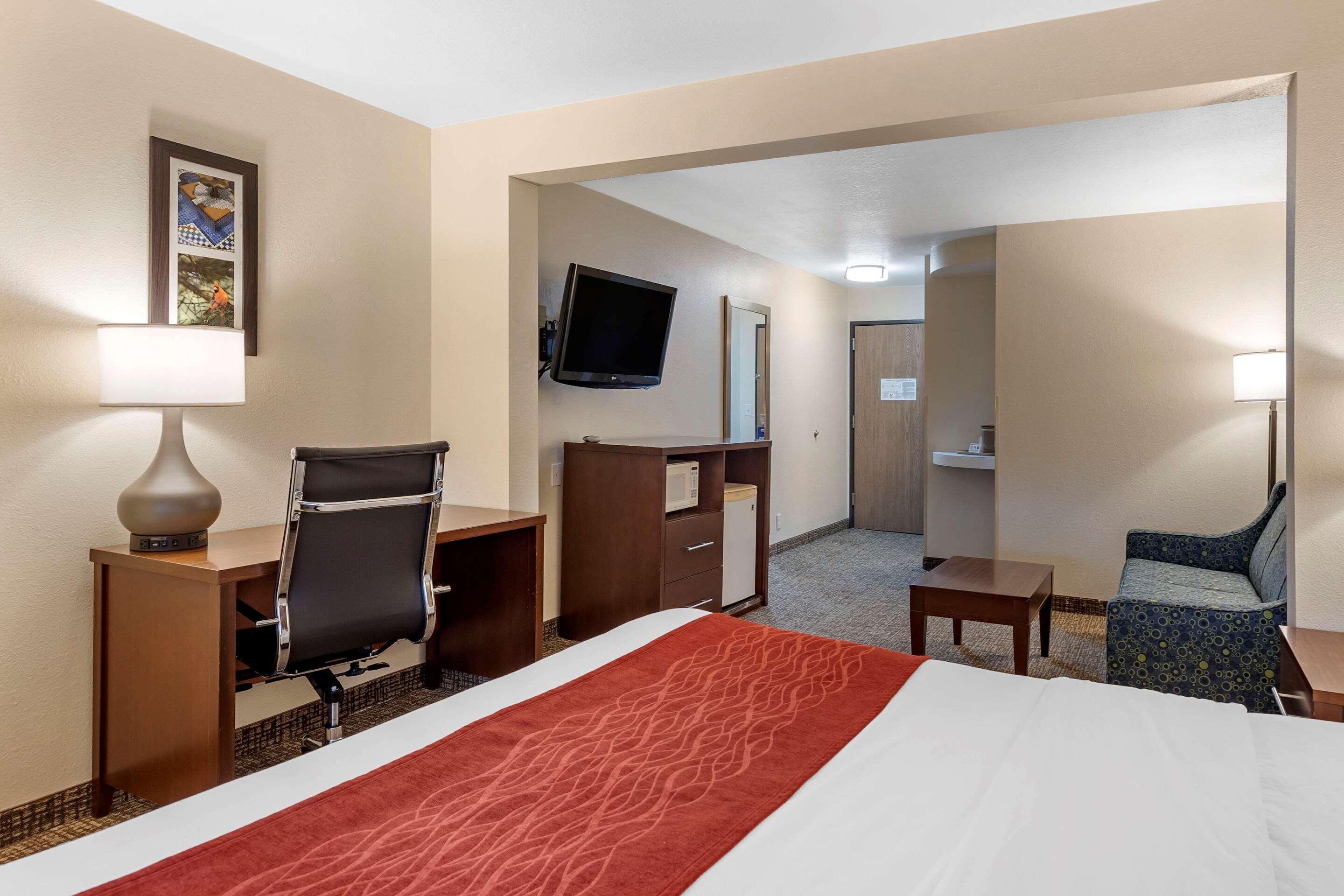 Comfort Inn & Suites Greenville I-70 מראה חיצוני תמונה