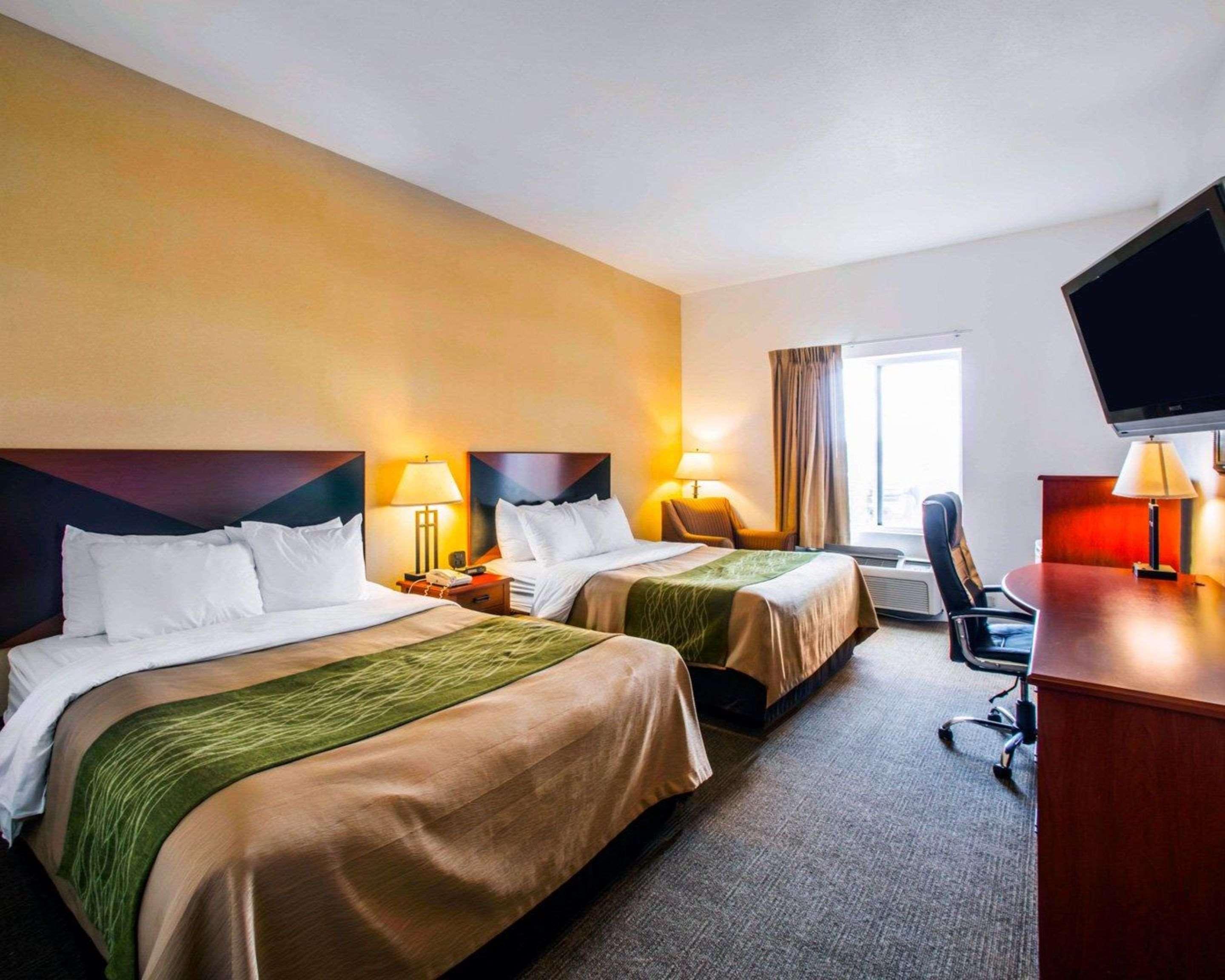 Comfort Inn & Suites Greenville I-70 מראה חיצוני תמונה