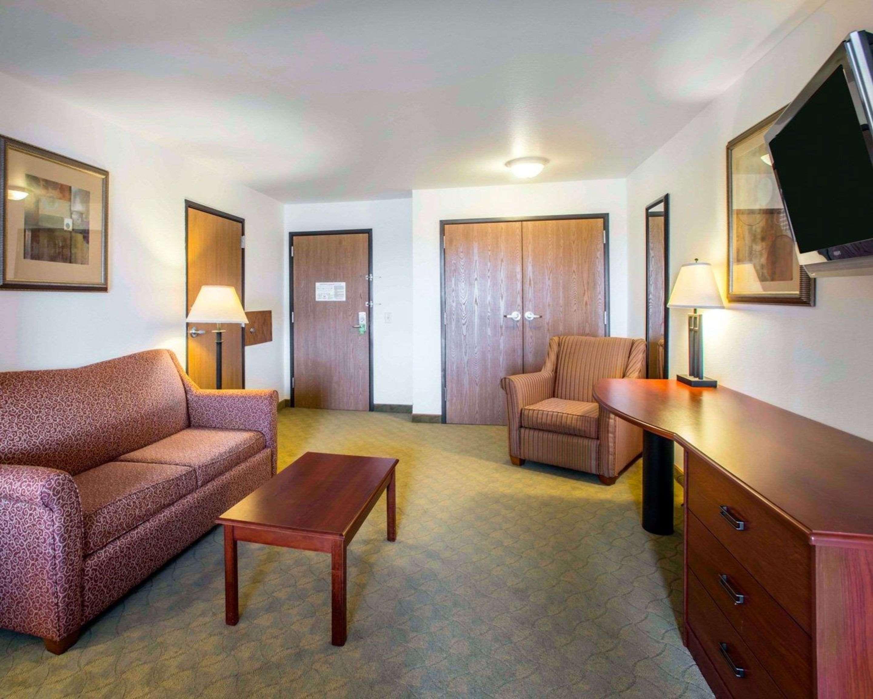 Comfort Inn & Suites Greenville I-70 מראה חיצוני תמונה