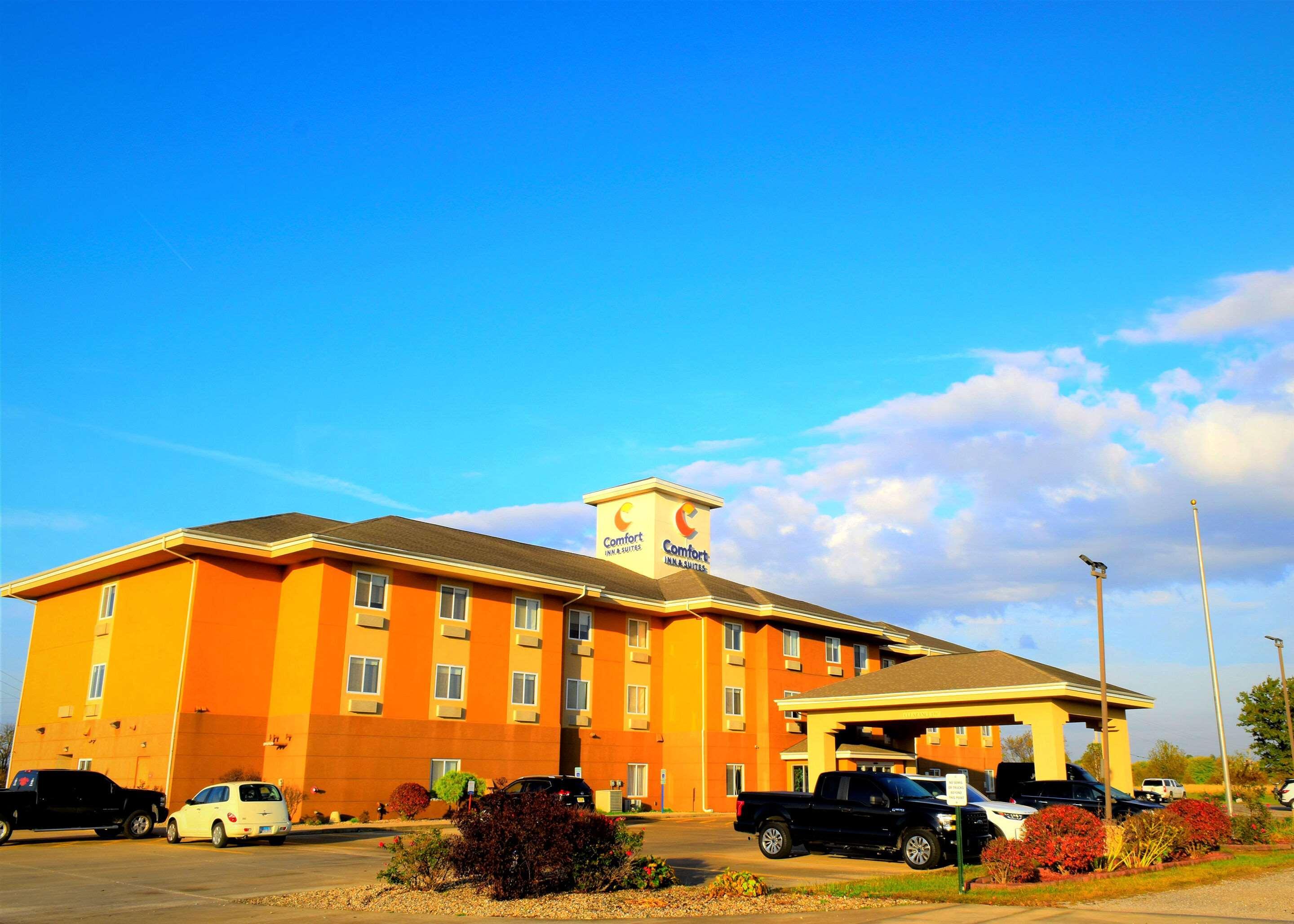 Comfort Inn & Suites Greenville I-70 מראה חיצוני תמונה