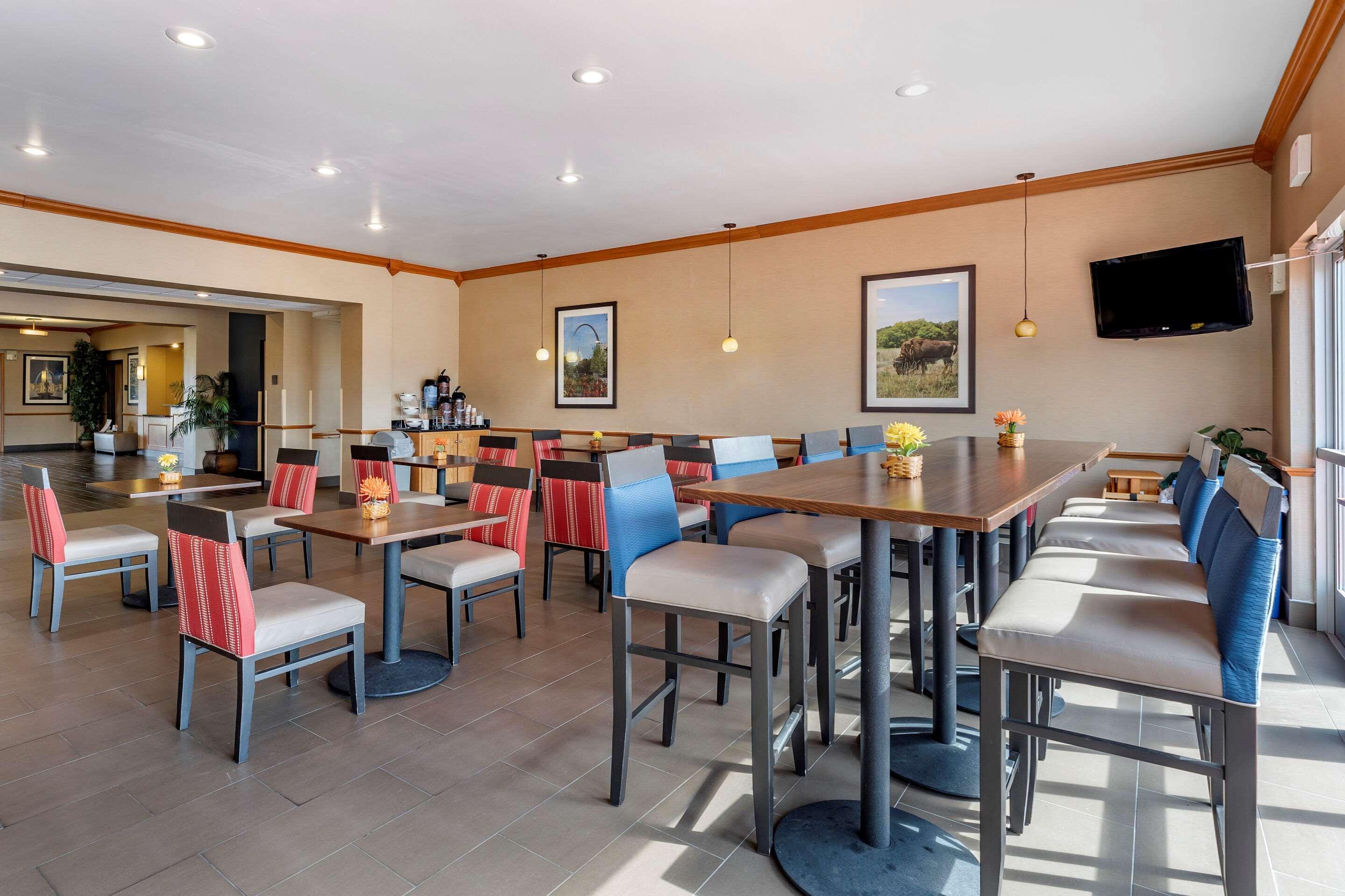 Comfort Inn & Suites Greenville I-70 מראה חיצוני תמונה